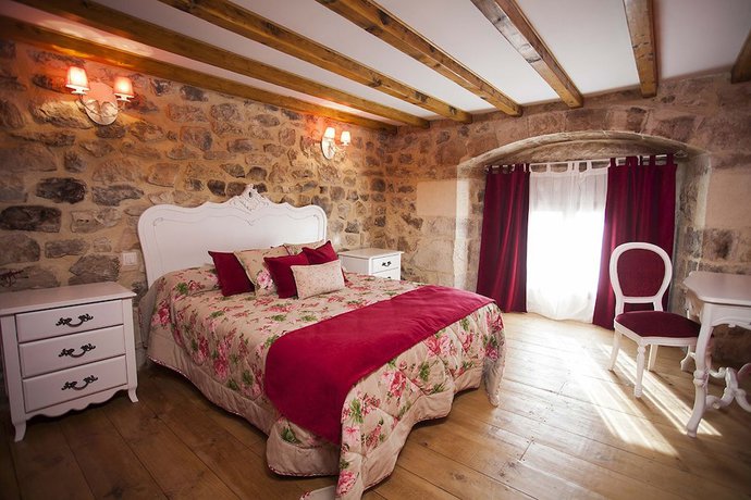 Imagen de la habitación del Hotel Hotel Rural La Torre de Bisjueces. Foto 20