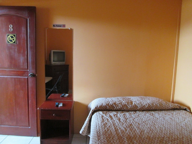 Imagen de la habitación del Hotel Hotel San Luis. Foto 6