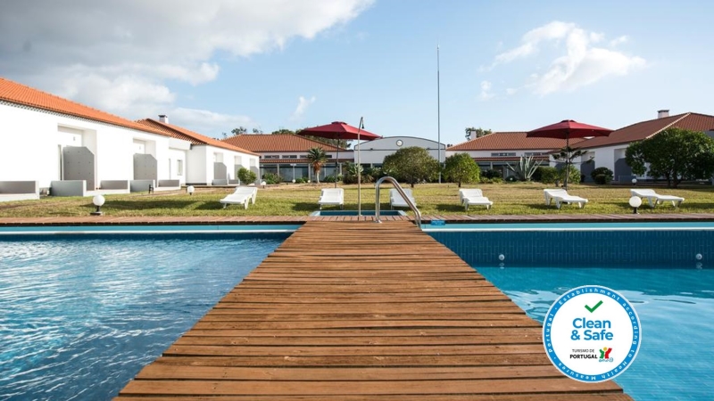 Imagen de la piscina del Hotel Hotel Santa Maria. Foto 13