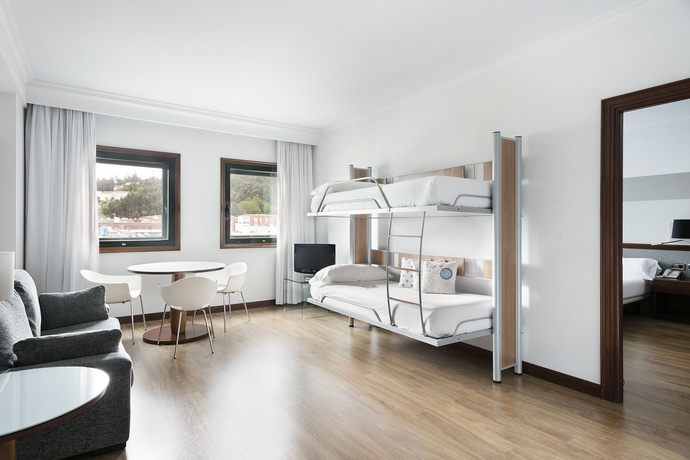 Imagen de la habitación del Hotel Hotel Santiago Plaza Affiliated by Meliá. Foto 14