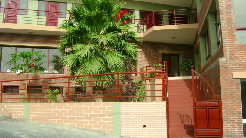 Imagen general del Hotel Hotel Santos Pina. Foto 9