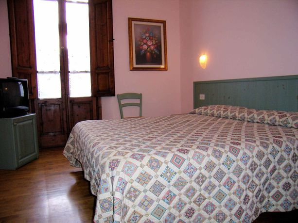 Imagen de la habitación del Hotel Hotel Savoia E Campana. Foto 2