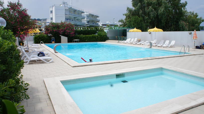 Imagen general del Hotel Hotel Smeraldo. Foto 8