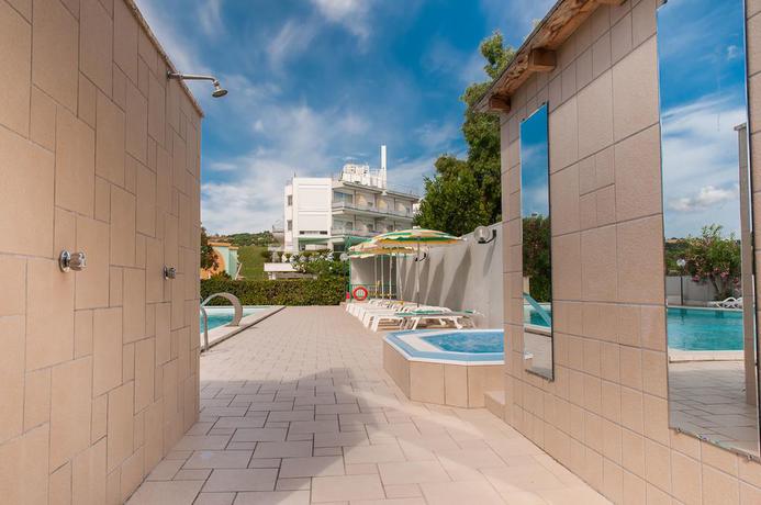 Imagen general del Hotel Hotel Smeraldo. Foto 15