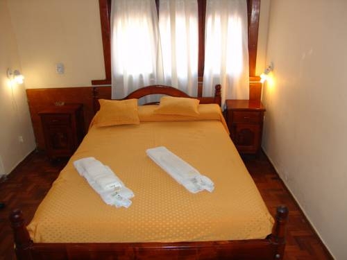 Imagen general del Hotel Hotel Sol y Mar. Foto 4