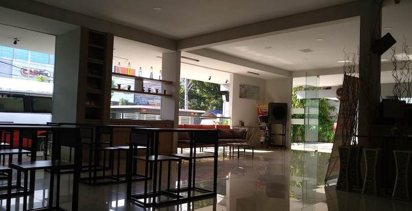 Imagen del bar/restaurante del Hotel Hotel Sonic Airport Semarang. Foto 7