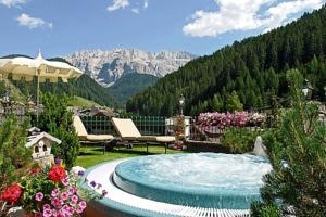 Imagen de los exteriores del Hotel Hotel Sporting, Selva di Val Gardena. Foto 3