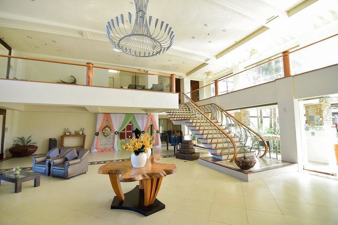 Imagen del bar/restaurante del Hotel Hotel Tavern Surigao. Foto 2