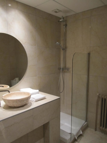 Imagen de la habitación del Hotel Hotel Terminus, Grenoble. Foto 7