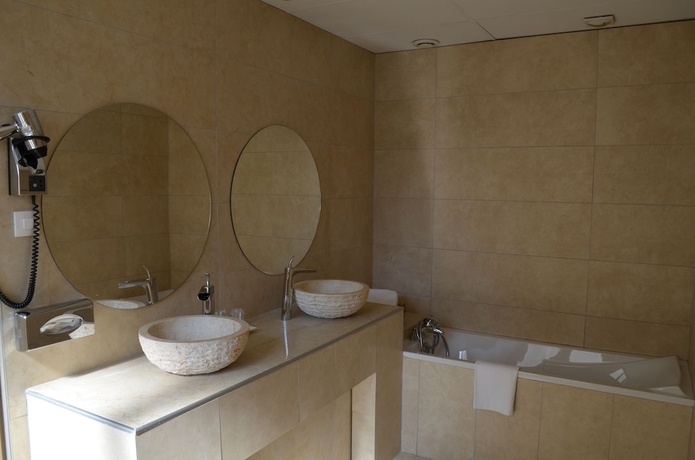 Imagen de la habitación del Hotel Hotel Terminus, Grenoble. Foto 11