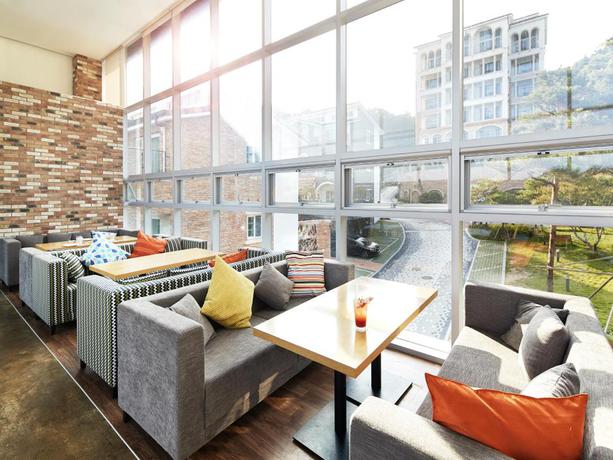 Imagen del bar/restaurante del Hotel Hotel Thesoom Forest. Foto 5