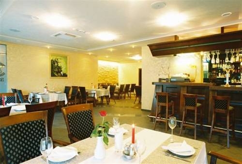 Imagen del bar/restaurante del Hotel Hotel Vaidila. Foto 2