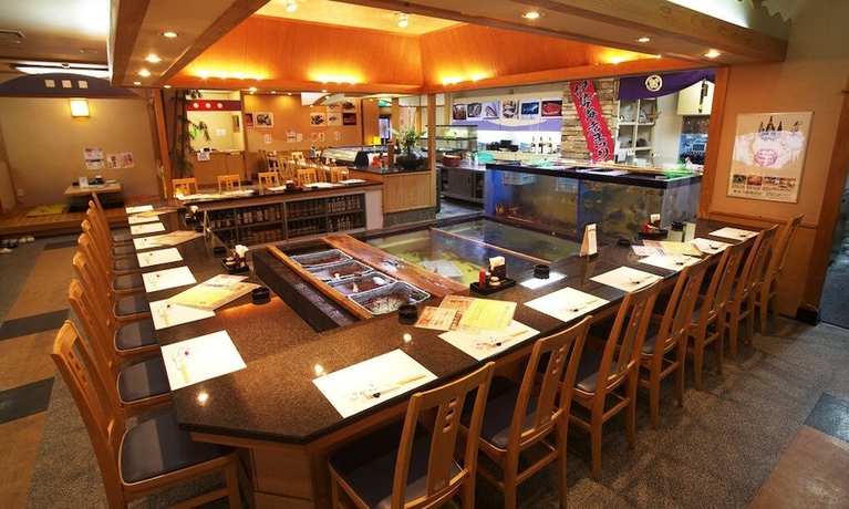 Imagen del bar/restaurante del Hotel Hotel Verfort Hyuga. Foto 3