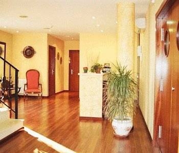 Imagen de la piscina del Hotel Hotel Villa Bensusan. Foto 16