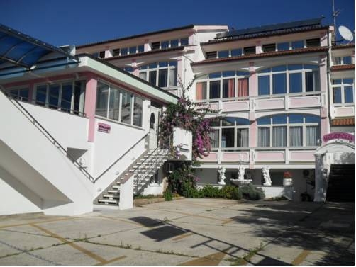 Imagen general del Hotel Hotel Villa Nico. Foto 8