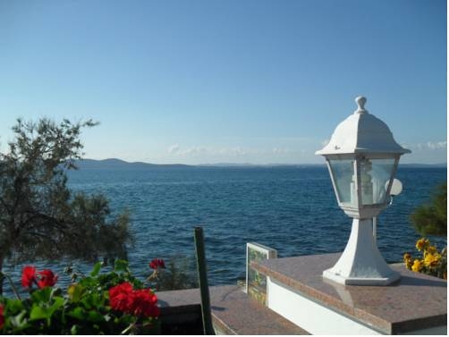 Imagen general del Hotel Hotel Villa Nico. Foto 9