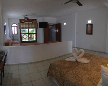 Imagen general del Hotel Hotel Villas Xaiba. Foto 9