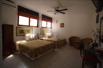 Imagen general del Hotel Hotel Villas Xaiba. Foto 10
