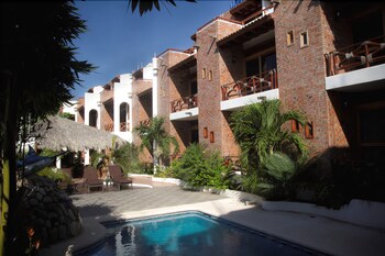 Imagen general del Hotel Hotel Villas Xaiba. Foto 14