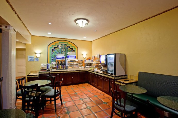 Imagen de los interiores del Hotel Hotel Virginia Santa Barbara, Tapestry Collection by Hilton. Foto 4