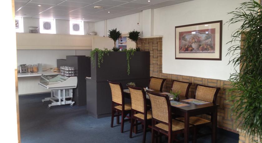 Imagen del bar/restaurante del Hotel Hotel Willebrord. Foto 3