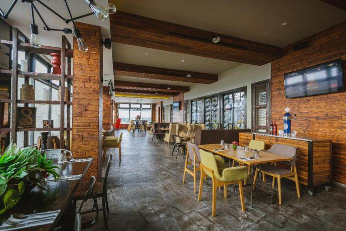 Imagen del bar/restaurante del Hotel Hotel XYZ. Foto 2