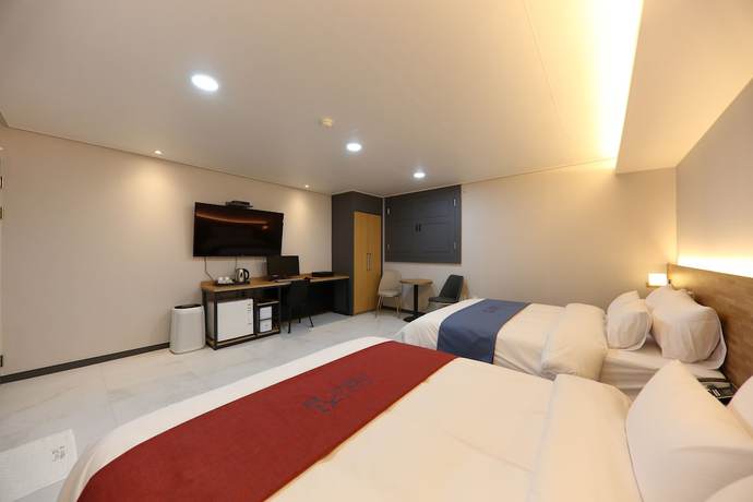 Imagen de la habitación del Hotel Hotel ZIP. Foto 5