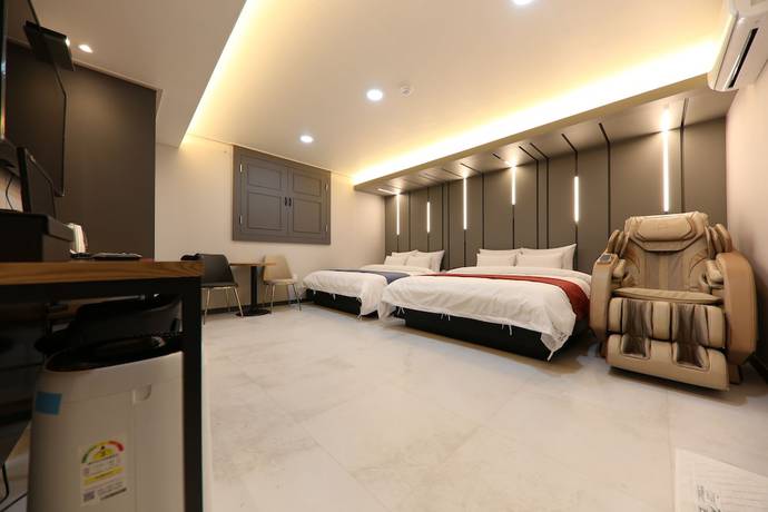 Imagen de la habitación del Hotel Hotel ZIP. Foto 12