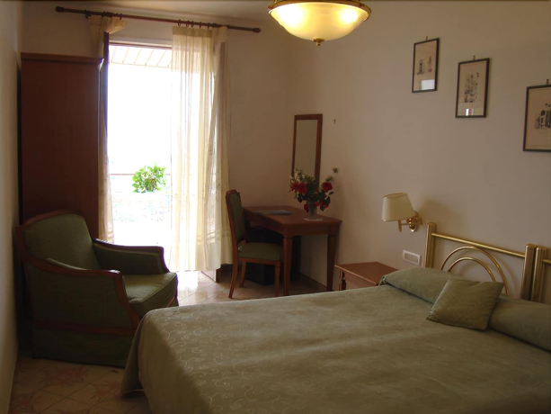 Imagen de la habitación del Hotel Hotel Zi' Ntonio. Foto 11