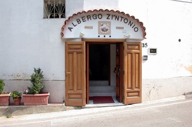Imagen de los interiores del Hotel Hotel Zi' Ntonio. Foto 17