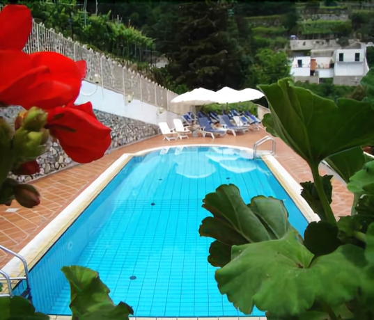 Imagen de la piscina del Hotel Hotel Zi' Ntonio. Foto 18