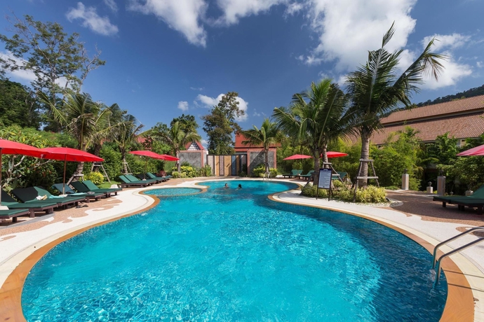 Imagen de la piscina del Hotel Hotel and Beach Bungalow at Lanta Resort. Foto 16