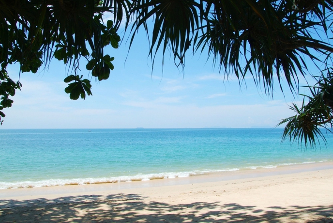 Imagen de los exteriores del Hotel Hotel and Beach Bungalow at Lanta Resort. Foto 12