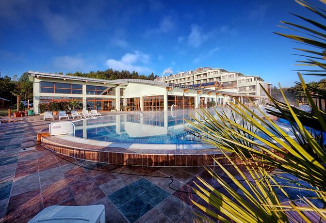 Imagen de la piscina del Hotel Hotel and Spa Resort Kaskady. Foto 13