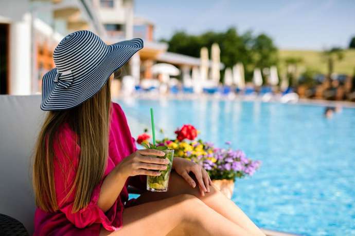 Imagen de la piscina del Hotel Hotel and Spa Resort Kaskady. Foto 15