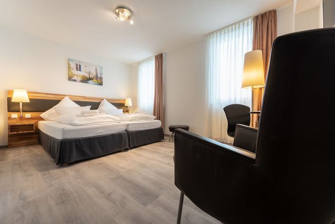 Imagen de la habitación del Hotel Hotel in Laisen. Foto 16