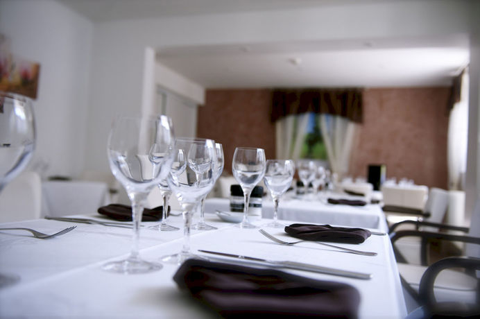 Imagen del bar/restaurante del Hotel Hotel le Terminus. Foto 2