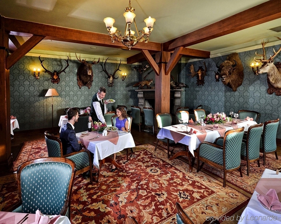 Imagen del bar/restaurante del Hotel Hotel Żubr&oacute;wka Spa & Wellness. Foto 8