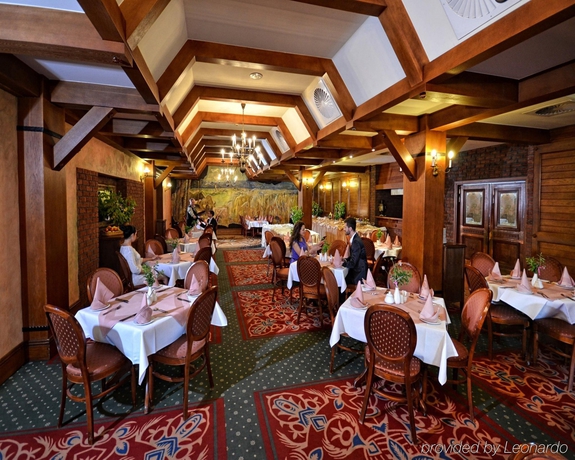 Imagen del bar/restaurante del Hotel Hotel Żubr&oacute;wka Spa & Wellness. Foto 9