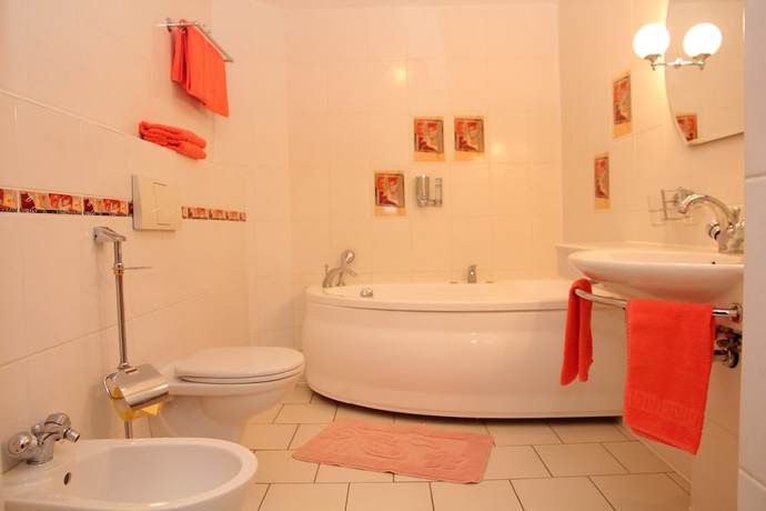 Imagen de la habitación del Hotel Hotel4crowns. Foto 6