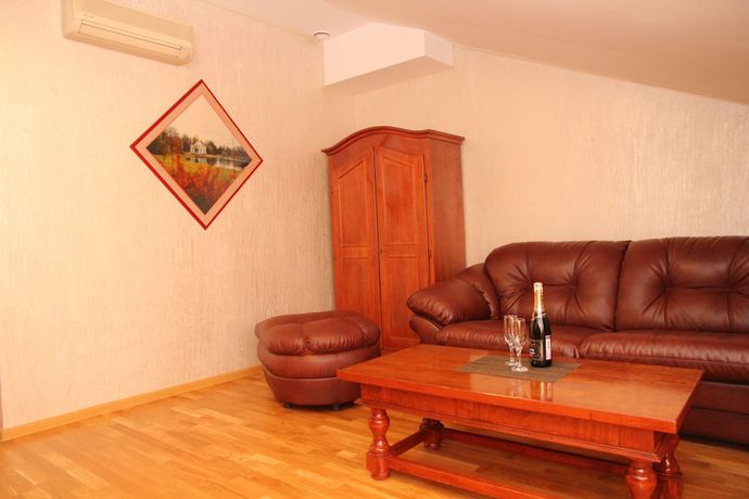 Imagen de la habitación del Hotel Hotel4crowns. Foto 13