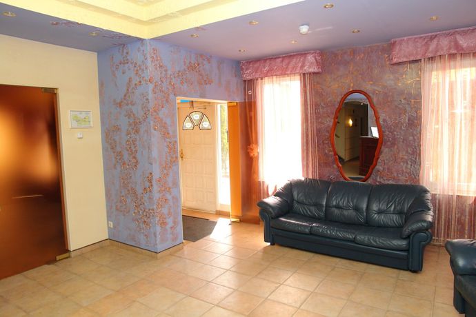 Imagen de los interiores del Hotel Hotel4crowns. Foto 20