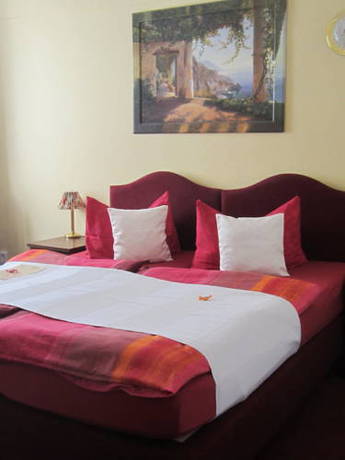 Imagen de la habitación del Hotel Hotel-Pension Adler Untert&uuml;rkheim. Foto 8