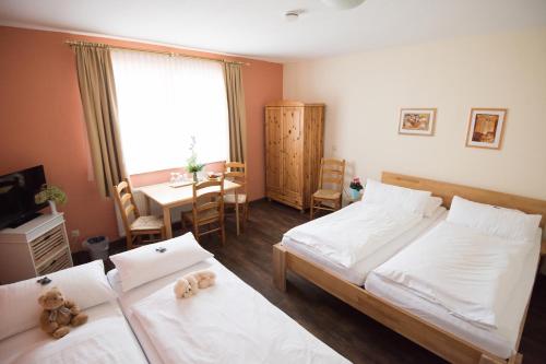 Imagen de la habitación del Hotel Hotel-Pension Am B&ouml;hmepark. Foto 7