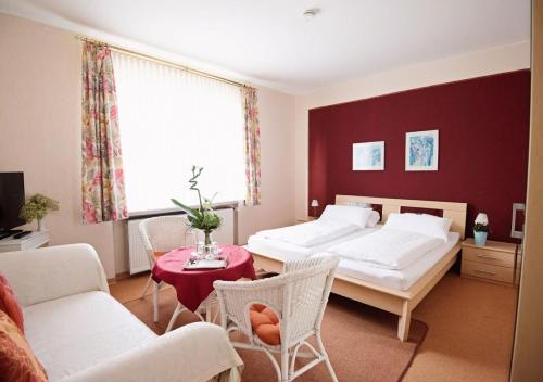 Imagen de la habitación del Hotel Hotel-Pension Am B&ouml;hmepark. Foto 8