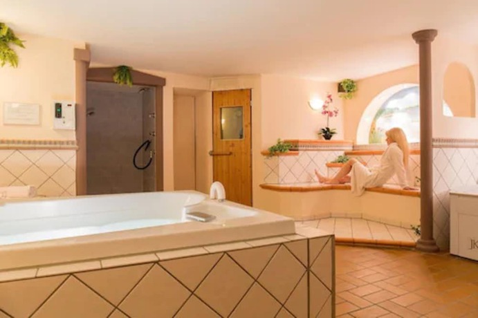 Imagen de la piscina del Hotel Hotel-Restaurant Bastenhaus. Foto 20