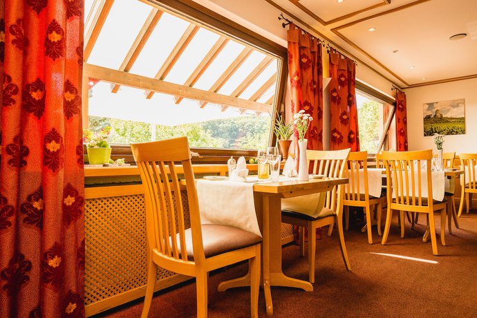 Imagen del bar/restaurante del Hotel Hotel-Restaurant Bastenhaus. Foto 3