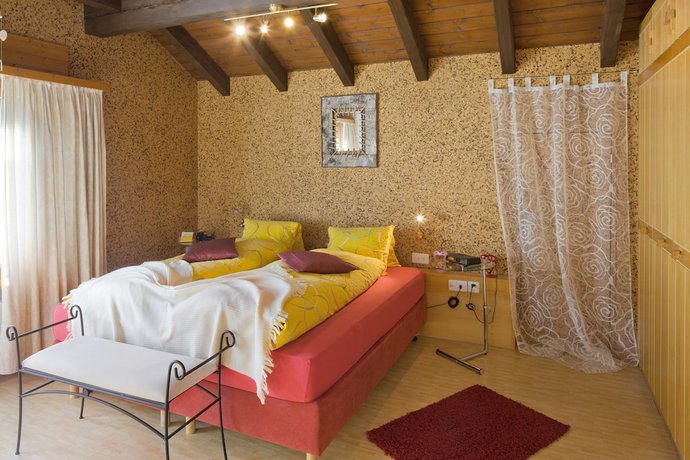 Imagen de la habitación del Hotel Hotel-Restaurant B&uuml;rchnerhof. Foto 9