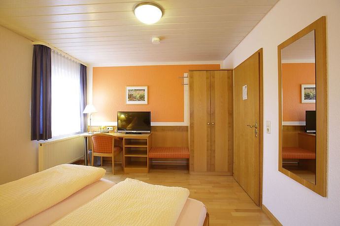 Imagen de la habitación del Hotel Hotel-Restaurant Gasthof Adler. Foto 7