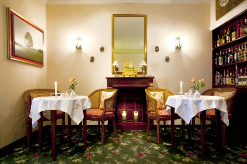 Imagen del bar/restaurante del Hotel Hotel-Restaurant Kurpfalzstuben. Foto 2